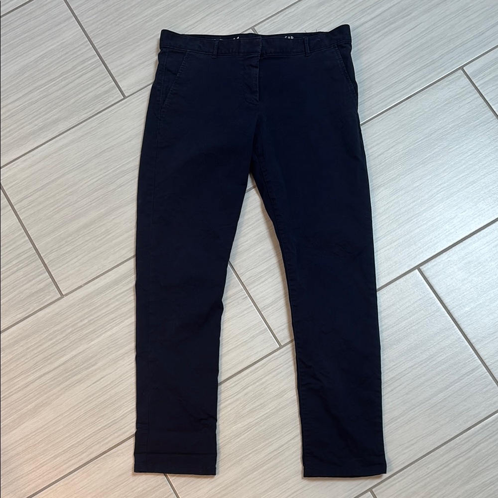 Women's navy Blue Gap Khaki pants size 4 “skinny mini”